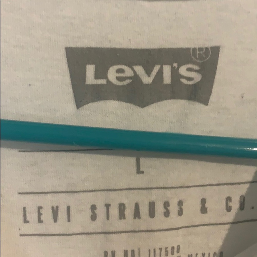 levi’s size large tee - Picture 2 of 2